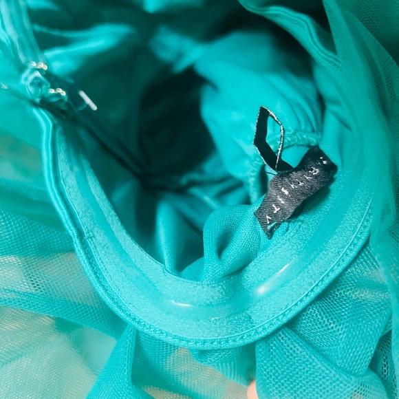 Super cute short turquoise strapless mini dress size medium! - Picture 4 of 9